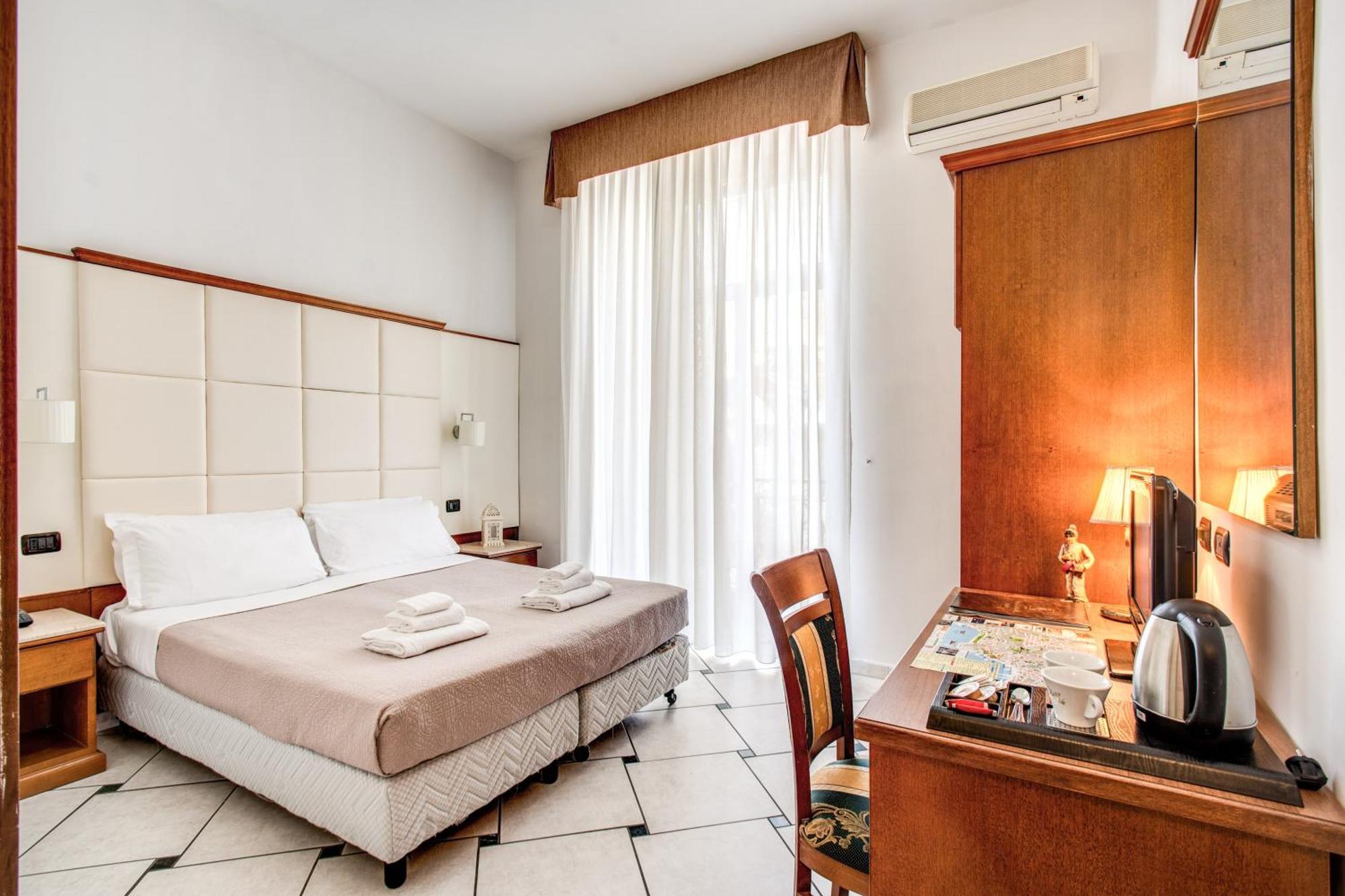 נאפולי Garibaldi Suite מראה חיצוני תמונה